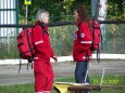 Rok 2007: Sztab Ratownictwa i ekipa TVP 2 na zawodach speedrowerowych - stadion ulowy